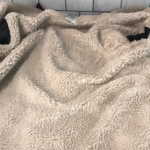 True Craft Buffalo Plaid Shacket Mens Sz M Red Black Sherpa Lined Flannel Shirt - Picture 5 of 11